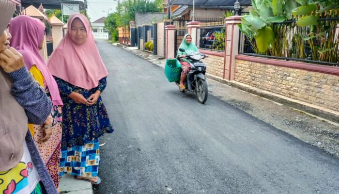 14 Tahun Merasakan Jalan Rusak, Warga Gang Murni X Medan Denai Mengaku Senang Atas Pengaspalan Jalan