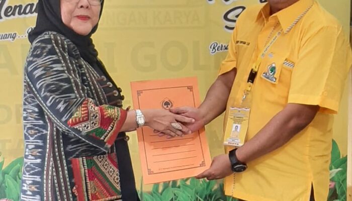Mantan Kadis LH Sidimpuan, Ambil Formulir Ke Golkar
