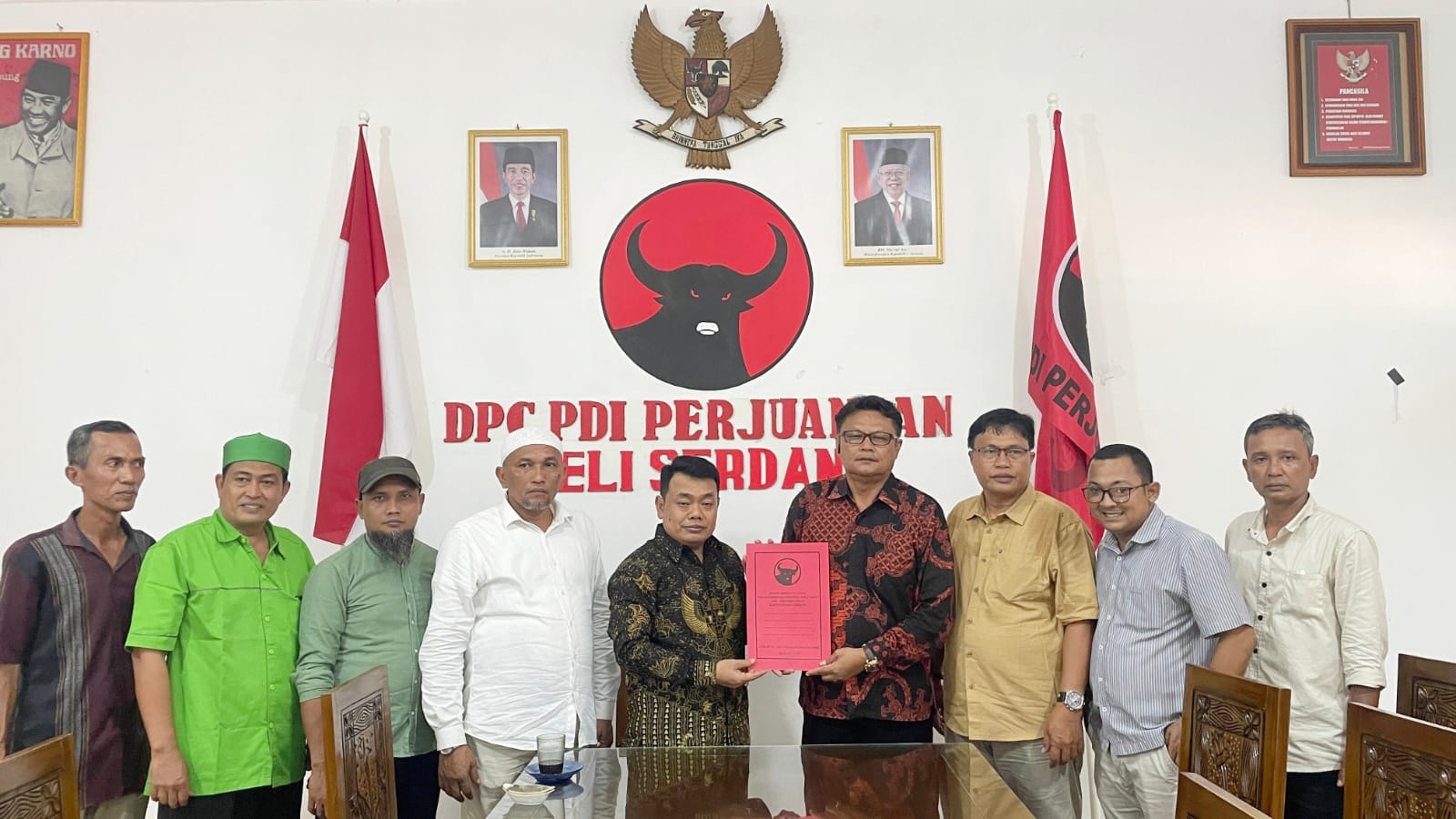 Misnan Aljawi Ambil Formulir Dari PDI-P Dan Golkar