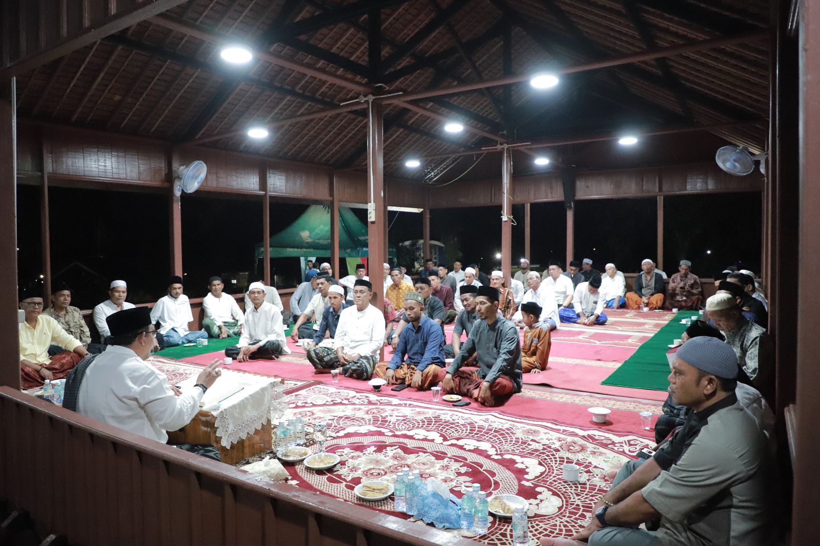 Halaqah Di Balee Meuligoe, Abah Junaidi Bahas Puasa Sunnah