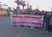 Mahasiswa Dan Pemuda Pakpak Demo Kantor Polres Dan DPRD Dairi