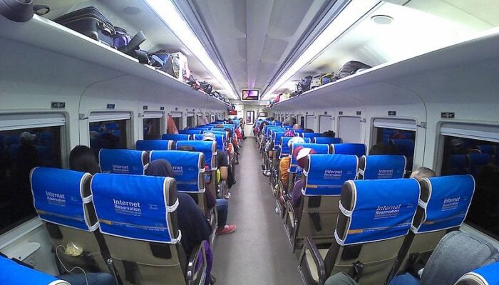 Ketahui Perbedaan Jenis Kelas Kereta Api Sebelum Beli Tiketnya