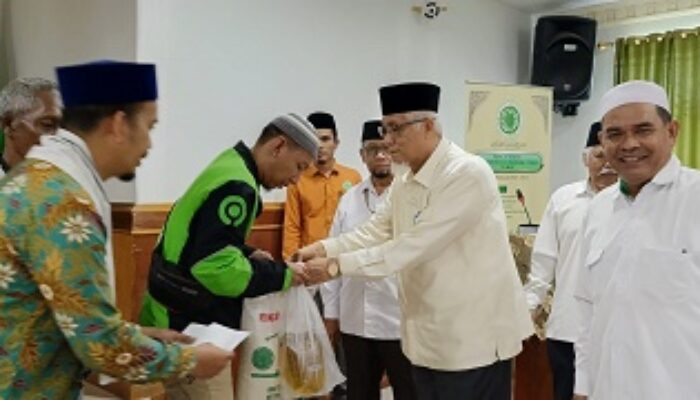 Para Muzakki Terharu Hadiri UPZ MUI Sumut Bagikan ZIS