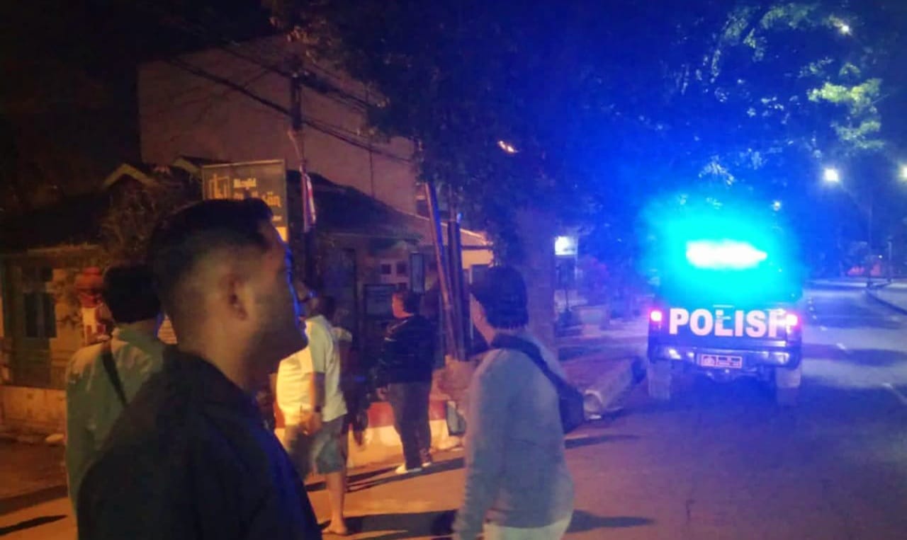 POLSEK Medan Labuhan melakukan patroli pada Sabtu malam hingga Minggu. Kegiatan ini merupakan bagian dari upaya Polsek Medan Labuhan dalam menjaga keamanan dan ketertiban masyarakat di wilayahnya. Waspada/Ist