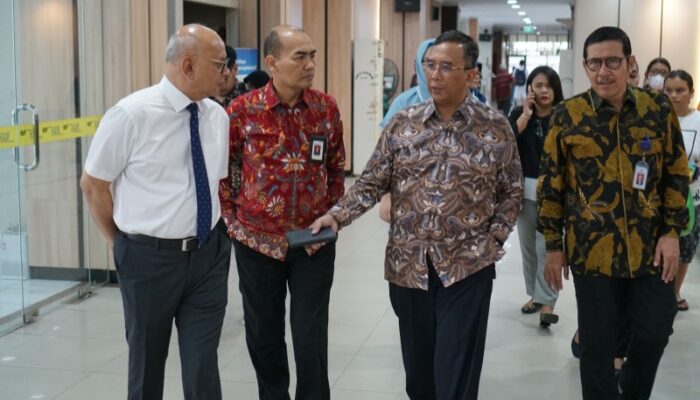 Dirjen Yankes Kemenkes Kunjungi Layanan RS Adam Malik