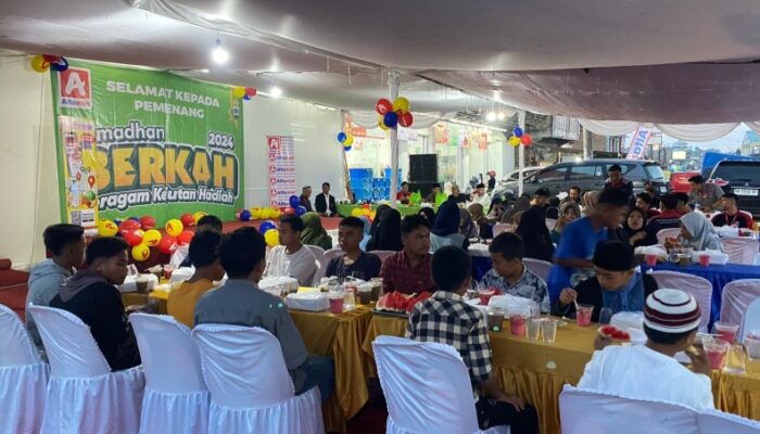 Warga Dolok Sanggul Menangkan Hadiah Uang Tunai Rp 10 Juta Dari Alfamidi