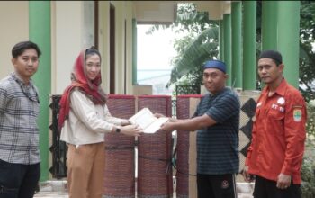 Berbagi Kebahagiaan di Ramadhan 1445 H, Sinar Primera Group Salurkan Wakaf Alquran