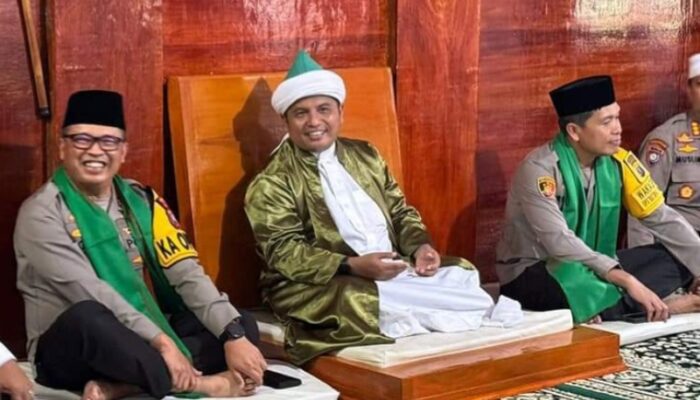 “Ngalap Berkah”, Kapolda dan Wakapolda Sumut Silaturahmi Ke Tuan Guru Batak