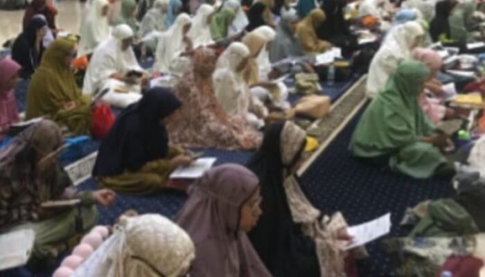 Jamaah Iktikaf Di Masjid Agung Terus Bertambah