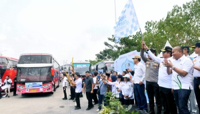 Pj. Gubsu Lepas 66 Bus Mudik Gratis