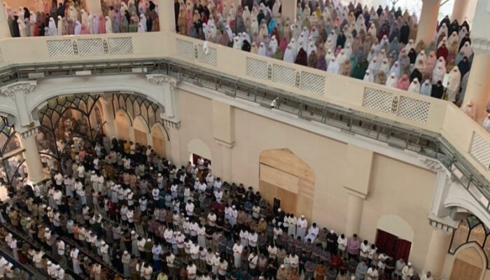 Masjid Agung Dipenuhi Jamaah Shalat Idul Fitri