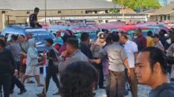 AKSI sekelompok masyarakat di depan Hotel JW Marriott Medan yang meminta agar tersangka ESG alias Godol dibebaskan, perlu juga dipertanyakan, dalam kapasitas apa masyarakat meminta tersangka ESG alias Godol dibebaskan. Padahal polisi telah menetapkan Godol tersangka dan berkasnya telah P21. Waspada/Ist