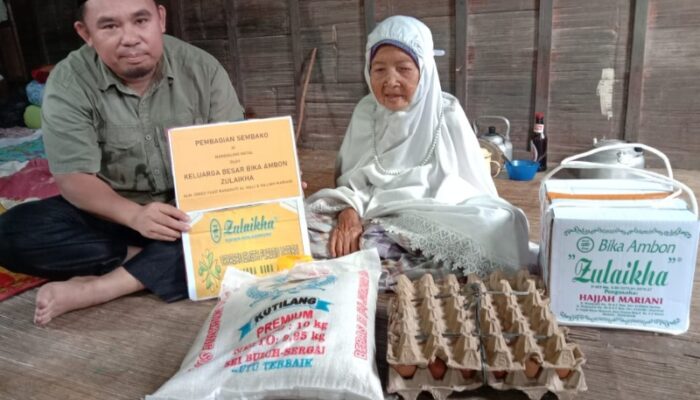 Bika Ambon Zulaikha Berbagi Paket Lebaran Di Madina