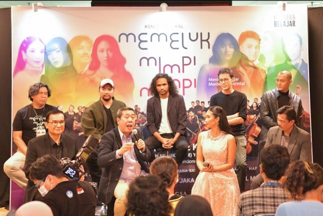 Sambut Hardiknas, Kemendikbudristek Gelar Konser Musikal Memeluk Mimpi-Mimpi