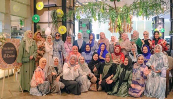 Ibu-Ibu Pengajian Al Kautsar Gelar Halal Bihalal