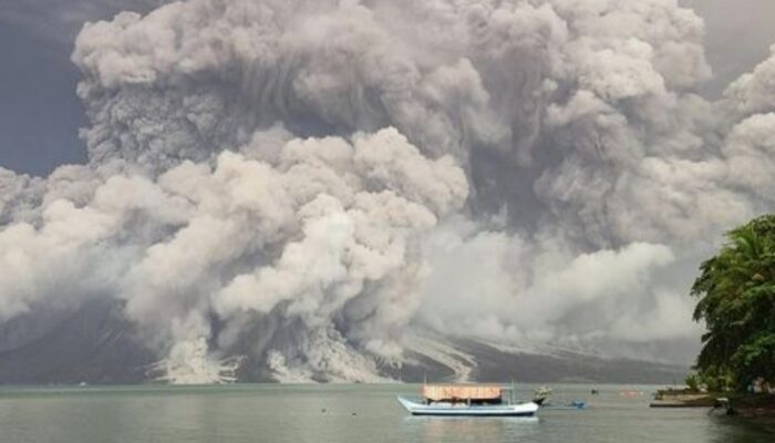 Erupsi Gunung Ruang Diprediksi Picu Tsunami