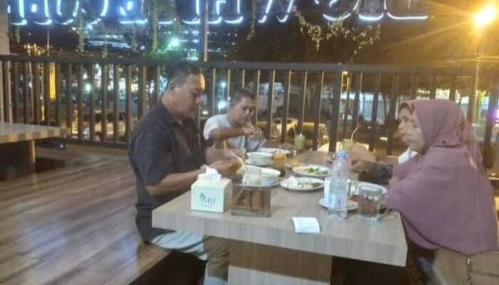 Kawar Terharu Dapat Kejutan Ulang Tahun Dari Sahabat Lama, Yeti Defrina