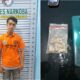 Terduga D bersama barang bukti saat diamankan. Waspada/ist