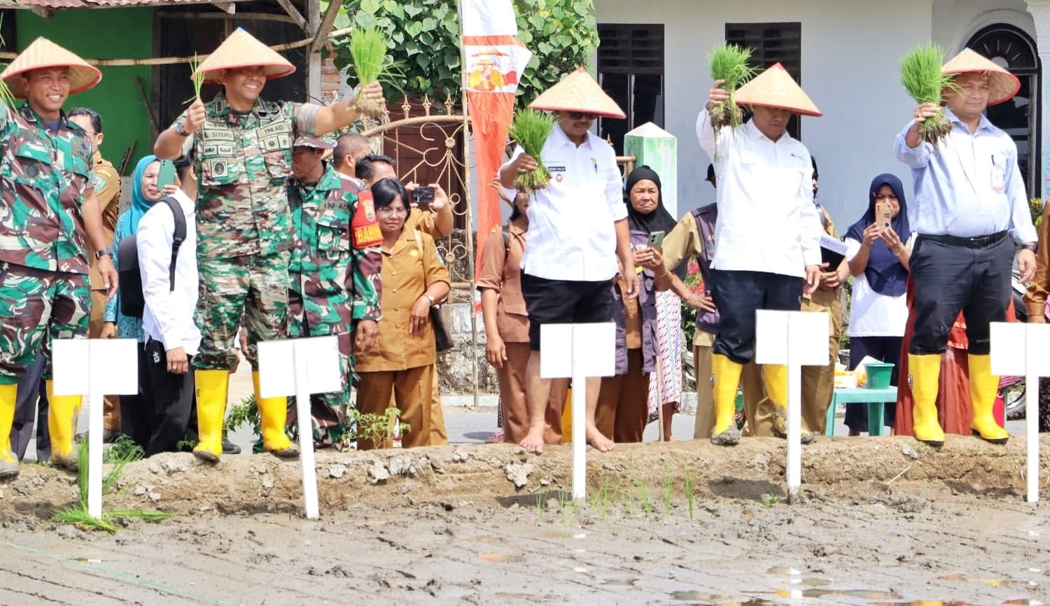 Dukung Ketahanan Pangan, Wabup Simalungun Launching Gerakan Tanam