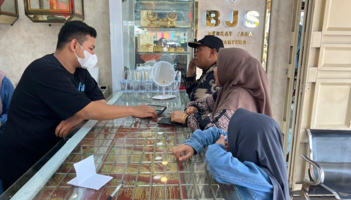 Harga Emas Tembus Rp4 Juta Per Mayam