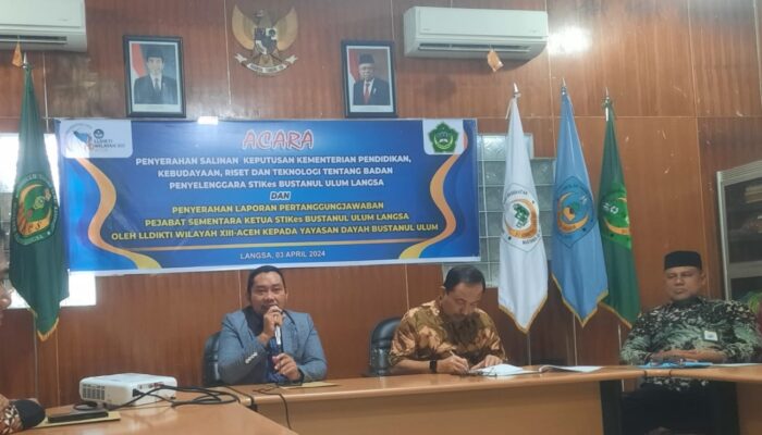 LLDIKTI Wilayah XII Aceh Serahkan Salinan Keputusan STIKES Bustanul Ulum Langsa