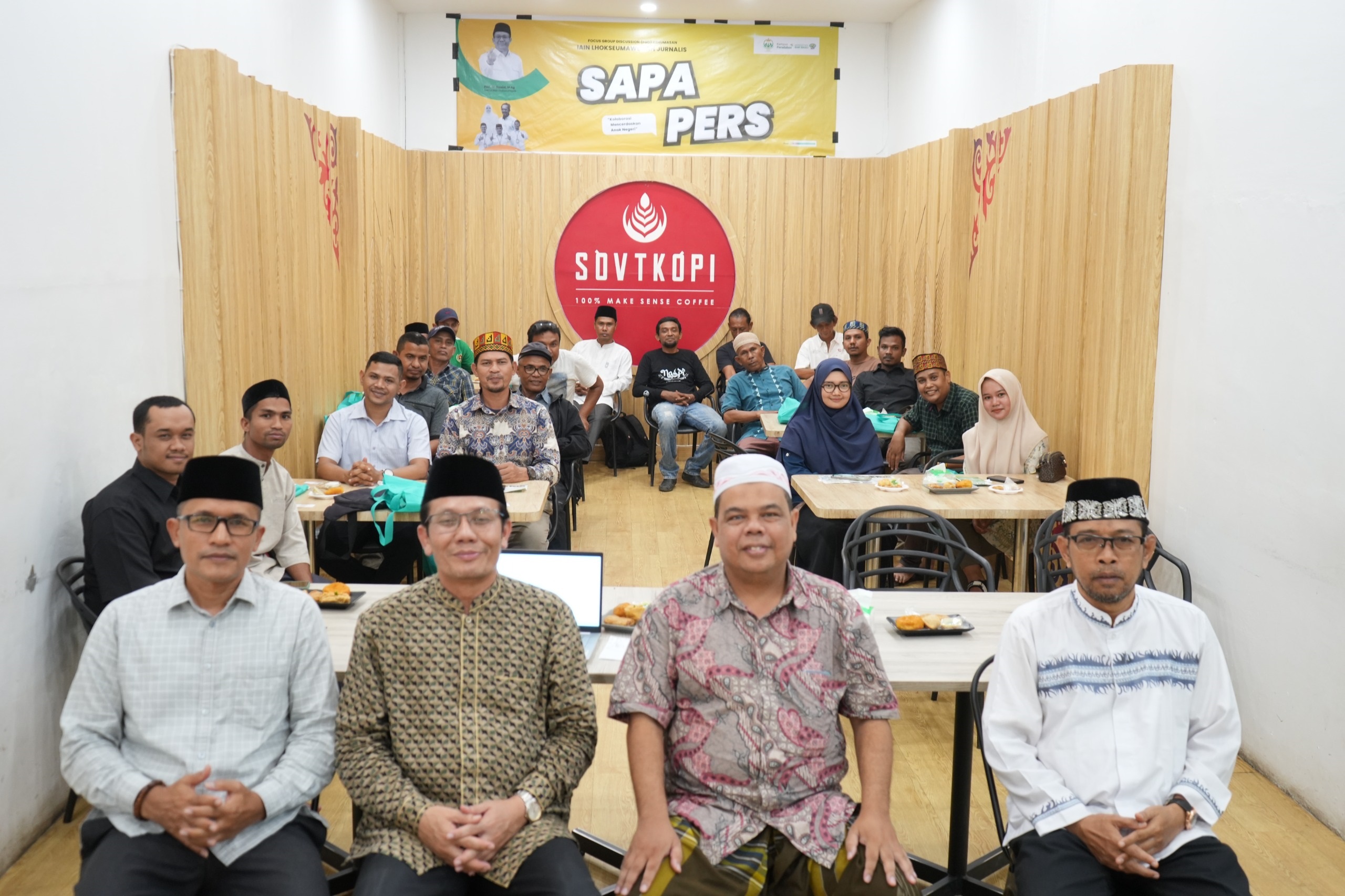 Institut Agama Islam Negeri (IAIN) Lhokseumawe mengadakan Focus Group Discussion (FGD) bersama rekan media, Rabu (3/4). Waspada/ist