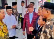 Bupati dan Wabup Simalungun saat mengikuti acara Halal bi halal di rumah dinas wakil bupati di Jalan Surisuri Nagori Pamatang Simalungun, Kec. Siantar, Sabtu (27/4).(Waspada/Hasuna Damanik).