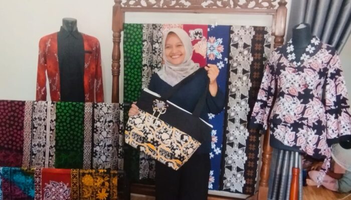 Sentuhan PT AR Di KUB Batik Tapsel