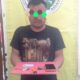 TERSANGKA Narkoba jenis sabu, RP alias Kardo tengah menunjukkan barang bukti di Mapolres Humbahas. Waspada/Ist