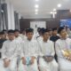 Santri mengikuti serminar internasional Spirit Belajar Ala Jepang di Dayah Ruhul Qurani Meulaboh Aceh Barat, Minggu (28/4).(Waspada/Muji Burrahman)