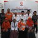 Ketua DPD PKS Asahan Henri Siregar, didampingi Sekretaris Sofyan Samosir, dan pengurus saat Konferensi Pers terkait pembukaan pendaftaran Balon Bupati Asahan Pilkada serentak 2024, di Kantor DPD PKS Asahan, Mutiara, Kisaran, Sabtu (27/4).Waspada/Sapriadi