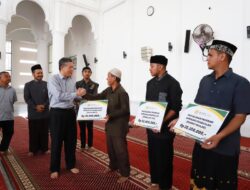 Rumah Amal Masjid Jamik USK Serahkan Zakat Untuk 140 Fisabilillah