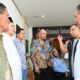 Pj Bupati Aceh Besar Muhammad Iswanto hadir saat tepung tawar (peusijuek) 8 anggota DPRK dan seorang anggota DPRA terpilih periode 2024-2029 dari PAN Aceh Besar di aula SMKN Al Mubarkeya, Kayee Lee, Ingin Jaya, Minggu (28/4). (Waspada/Ist)