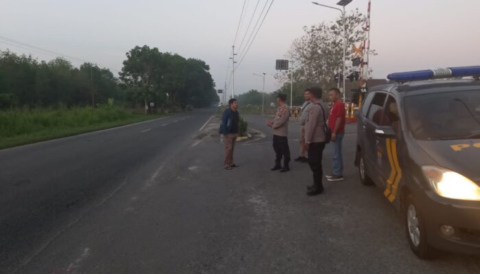 Cegah Gangguan Kamtibmas, Polsek lndrapura Gencarkan Patroli Subuh