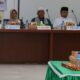 Wali Kota Susanti Dewayani (tiga kiri) menghadiri buka puasa bersama yang pelaksananya MUI Pematangsiantar di sekretariat MUI, Jl. Kartini, Kamis (4/4).(Waspada-Ist).