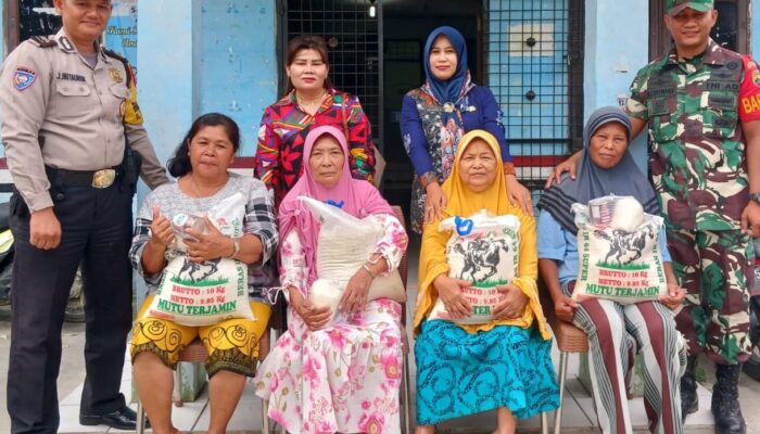 Bhabinkamtibmas Polres P.Siantar Sambangi Penyapu Jalan Dan Berikan Bantuan
