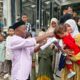 Santunan anak yatim piatu Kemukiman Kulu di masjid Nurul Yaqin Desa Kulu Kecamatan Seunagan Kabupaten Nagan Raya, Kamis (4/ 4).Waspada/Muji Burrahman)