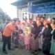 Sahabat Ikatan keluarga Alumni SMP dan SMA menyantuni anak dan piatu yang dilaksanakan Desa Latong Kecamatan Seunagan Kabupaten Nagan Raya, Kamis (4 /4).(Waspada/Muji Burrahman)