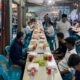 Tampak para pemuda Gampong Meutia, Kecamatan Langsa Kota menggelar buka puasa bersama (Bukber) antar pemuda, di Warung Kopi Pak Wan Simpang Remi, Kamis (4/4) malam. Waspada/Rapian