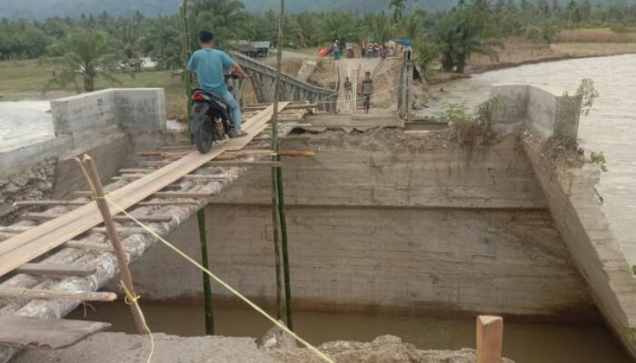 Pj Bupati Agara Abaikan Perbaikan Jembatan Bailey Pantai Dona