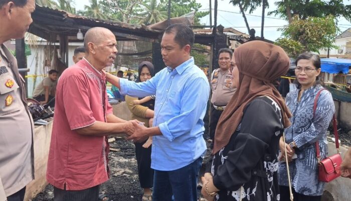 Bupati Darma Wijaya Tinjau Korban Kebakaran
