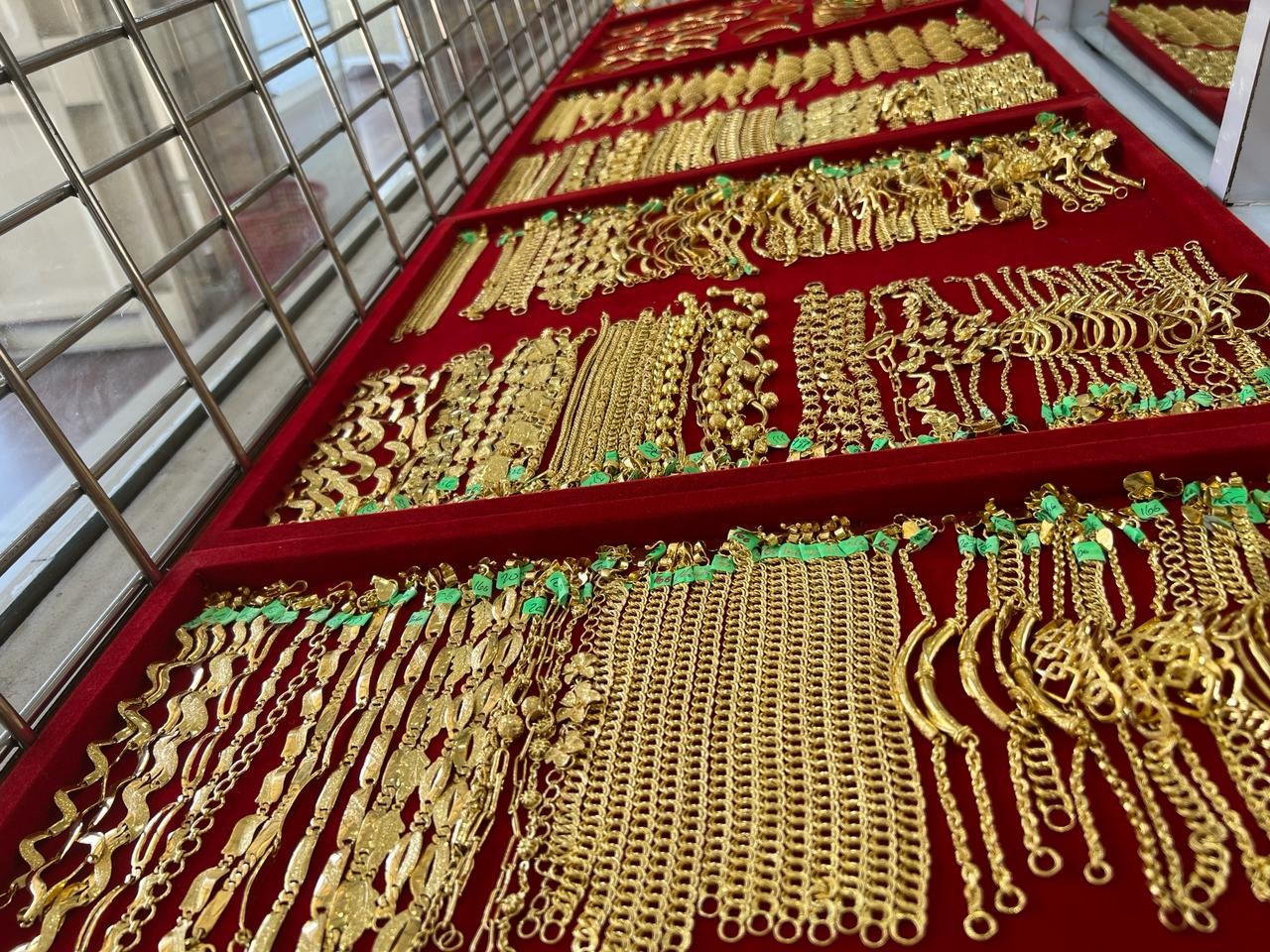 Harga Emas Tembus Rp4 Juta Per Mayam Harga Emas Tembus Rp4 Juta Per Mayam