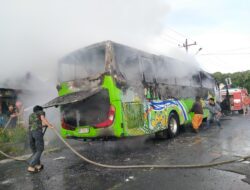 Bus Pariwisata Terbakar Di Simalungun, 48 Guru Dan Pelajar Selamat