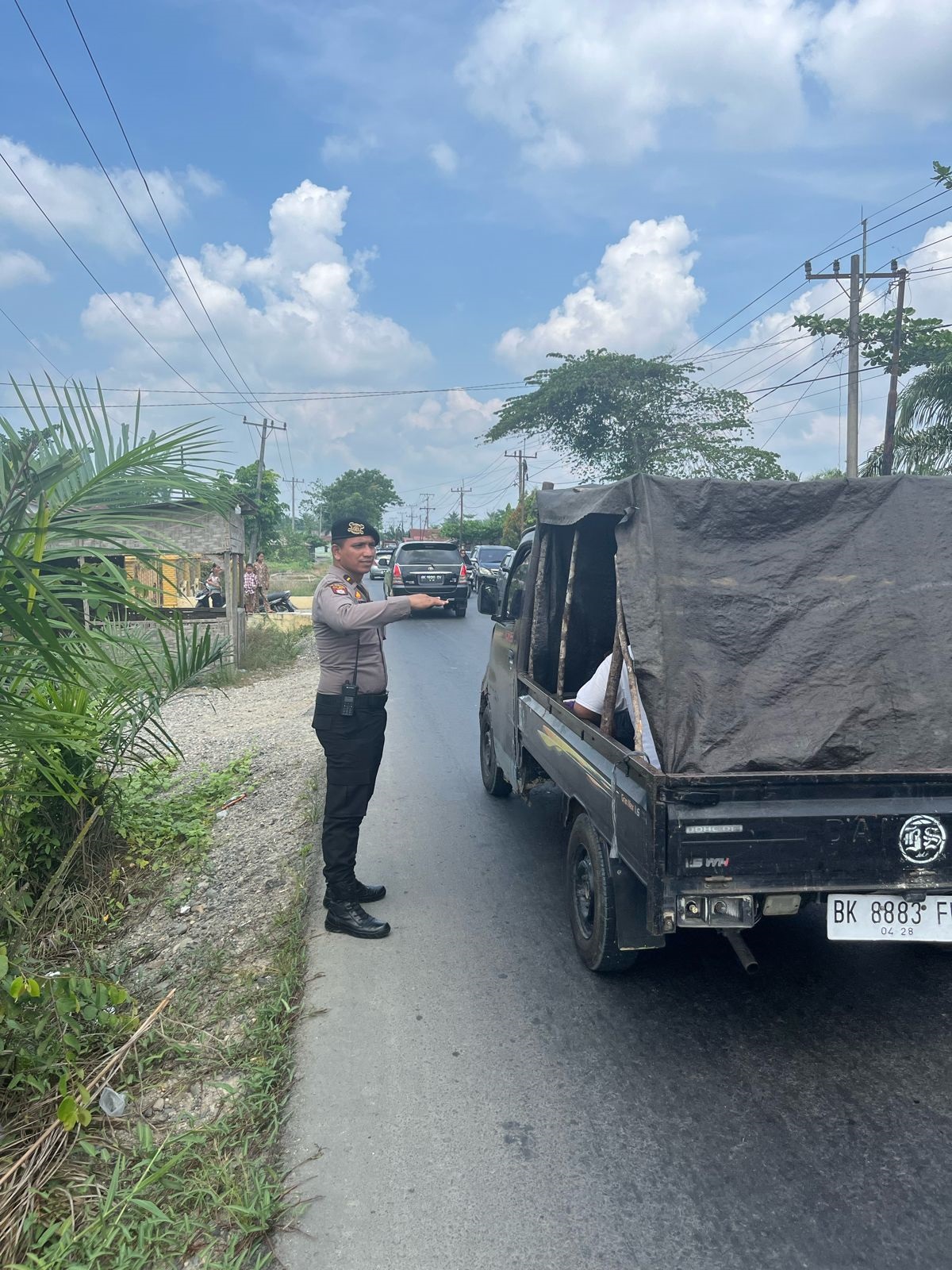 Personel Polres Langkat  laksanakan patroli dan Pos Padat Pagi dalam Kegiatan Rutin Yang Ditingkatkan (KRYD), Rabu (17/04/2024) pukul 06.30 Wib s/d 07.30. Waspada/ist 