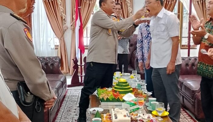 Kapolres Humbahas Suap Bupati Dosmar