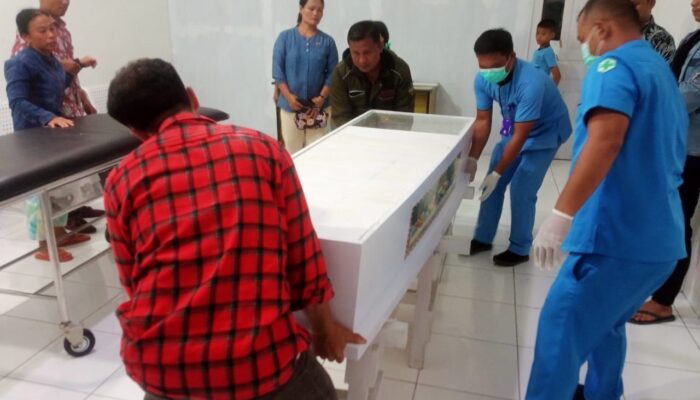 Jenazah Korban Dugaan Penganiayaan Kasek SMKN 1 Siduaori Diautopsi