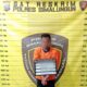 Salah seorang diduga pelaku saat menjalani pemeriksaan di Polres Sumalungun.(Waspada/ist).