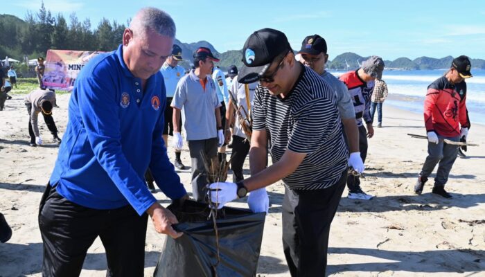 Program Satu Jam Pungut Sampah Terus Berlanjut