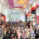 Sekretaris PC NU Kota Langsa, Prof. Dr. Ismail Fahmi Arrauf Nasution MA, saat berfoto bersama dengan pengurus PMII Kota Langsa, Sabtu (20/4).Waspada/Rapian.