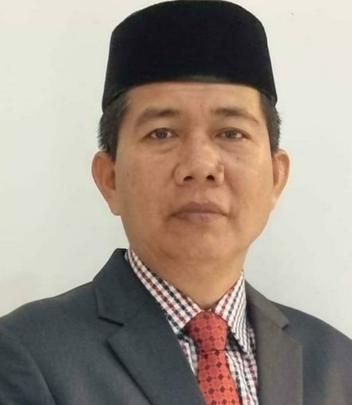 Salman Alfarisi ST, Sekda Abdya, yang dipastikan ikut berlaga dalam Pilkada Abdya 2024. Senin (22/4).Waspada/Syafrizal